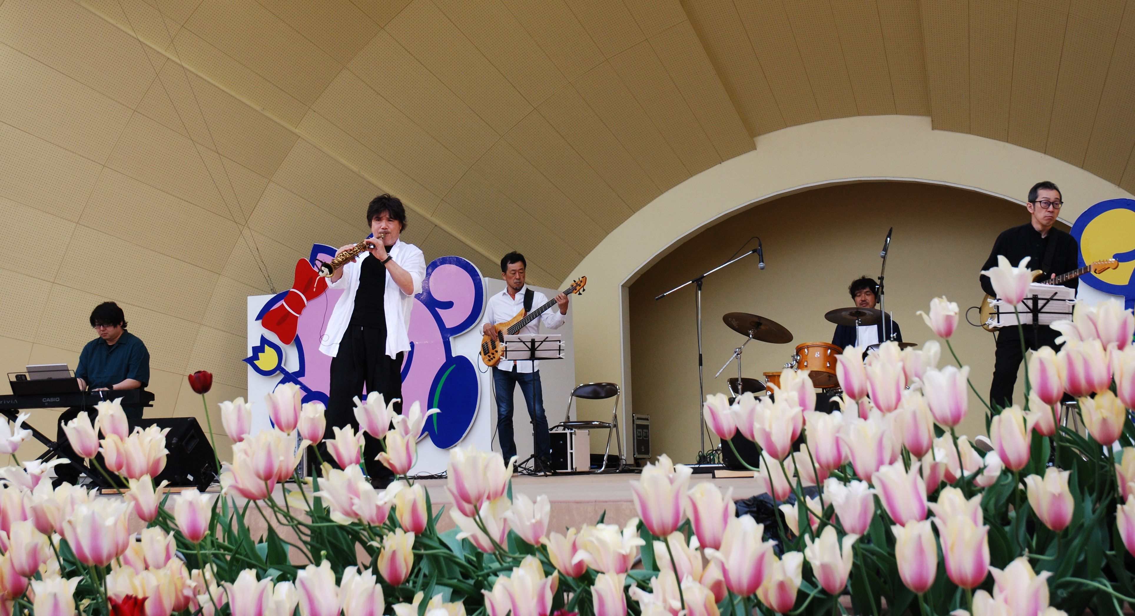 2024砺波チューリップフェアでの演奏風景